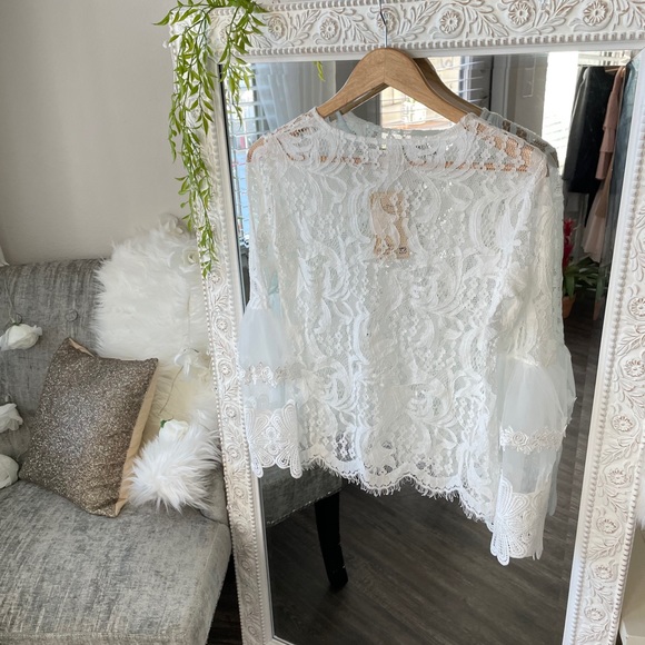 White Bell Sleeve Lace Blouse Top NWT - Picture 2 of 4
